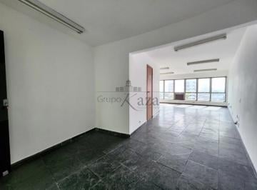 Comercial · 79m² · 1 Vaga · Oportunidade - Sala Comercial - Centro - Edifício Saint James - 79m².