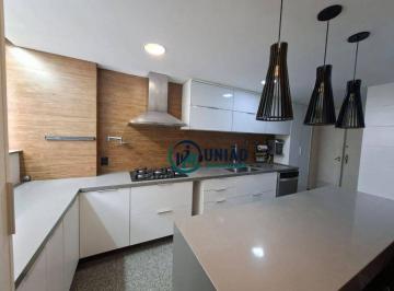 24c278190877b2126325ea6746a263bd5cd391b0 · Cobertura de Alto Padrão em Santa Rosa: Sala Ampliada, Closet e Cozinha Equipada – 3 Qts (2 Vagas)