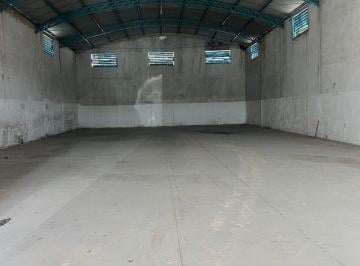 bf3xci2ytnkmzuzywyxmdg1_md · Galpão com ótima localização colado no centro de Esmeraldas