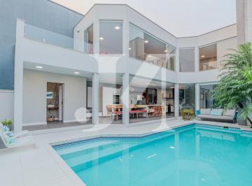 Casa · 600m² · 4 Quartos · 3 Vagas · Casa sobrado de Alto Padrão de 600m², 4 Dormitórios sendo 2 Suítes e 3 Vagas na Vila Carrão.