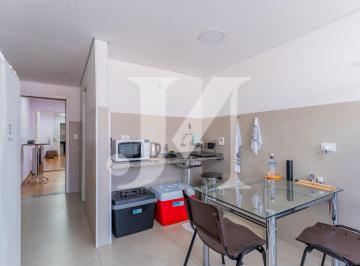 Casa · 464m² · 9 Quartos · 1 Vaga · Casa Sobrado - Uso Residencial e Comercial de 464m², 03 andares com o total de 09 salas comerciais e