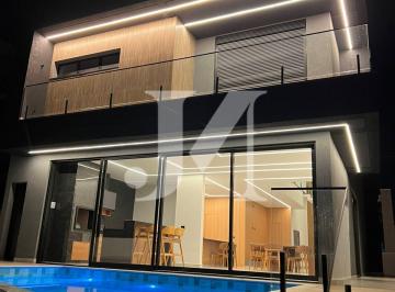 Casa · 300m² · 3 Quartos · 2 Vagas · Casa em condomínio fechado de 350m², com 3 Suítes(Sendo 1 suíte com Closet e sacada) e 2 Vagas no Co