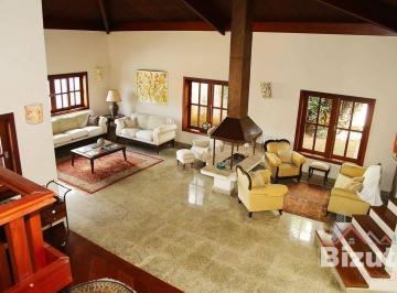 52d8bdf5eabaad790946959733c1d0b2e6b5ba15 · Casa com 4 suites na Chácara Malota, com 700 metros de construção