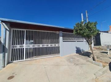 95ff7f8cc72118a93f549b25bba449090ee644f8 · Casa Espaçosa com Edícula e Excelente Distribuição dos Ambientes!