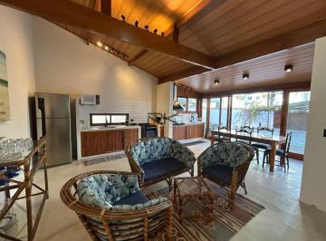 Imagem do Imóvel · Casa à venda na Barra da Lagoa com 3 dormitórios e varanda gourmet,amplo quintal