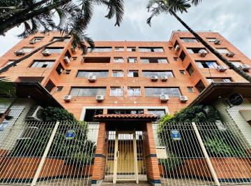 Apartamento · 133m² · 2 Quartos · 1 Vaga · COBERTURA REFORMADA COM TERRAÇO, CHURRASQUEIRA E VAGA NO JARDIM LINDÓIA