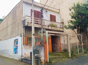 Casa · 180m² · 4 Quartos · 1 Vaga · Casa antiga na rua Carlos Trein Filho no bairro Auxiliadora em Porto Alegre para reformar e vender
