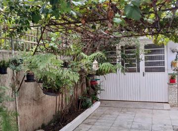 Casa de 4 quartos, Porto Alegre · CASA PLANA COM 4 DORMITÓRIOS , SALÃO DE FESTAS E PÁTIO GIGANTE
