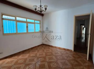 Casa · 180m² · 3 Quartos · 4 Vagas · Casa - Parque Industrial - 3 Dormitórios - 180m².