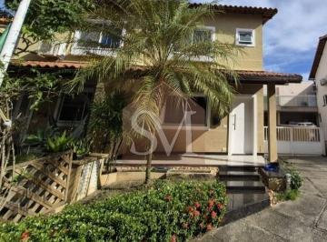 Foto 01 · Casa Duplex de Luxo no Condomínio Villagio Verde: 3 Quartos, 2 Suítes, 140m² de Conforto e Segurança