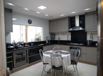 Casa de 4 quartos, Sobradinho · Casa com piscina em Sobradinho