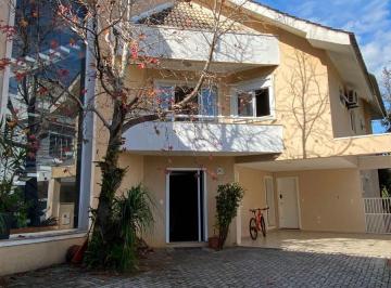 Casa de 4 quartos, Curitiba · Casa em Condomínio 4 suítes no Campo Comprido