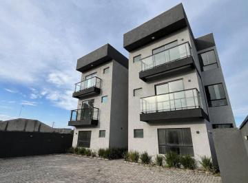 Apartamento · 76m² · 2 Quartos · Apartamento Garden, 600 metros da praia com 02 dormitórios em Itapoá SC!