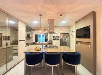 Casa · 980m² · 6 Quartos · 6 Vagas · CASA COM 2 SUÍTES + 4 QUARTOS, BARRA DO RIO CERRO