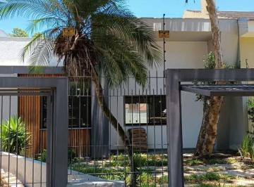 Casa · 140m² · 3 Quartos · 2 Vagas · Casa nova, nunca habitada em rua calma e fechada. Próxima a orla Ipanema