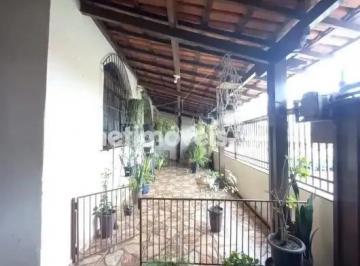 Casa · 360m² · 3 Quartos · 4 Vagas · Casa linear à venda com 3 quartos e 4 vagas, 3 barracões, 360m²; - Rio Branco