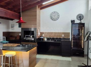 Casa · 191m² · 3 Quartos · 2 Vagas · Casa para venda em Centro de 191.00m² com 3 Quartos, 1 Suite e 2 Garagens