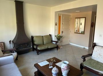 Hall e estar · Casa 4 dormitórios em Ipanema