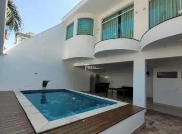 Casa · 250m² · 2 Quartos · 4 Vagas · Sobrado à venda no Bairro Jardim em Santo André com 250m² e piscina