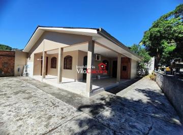 Casa · 120m² · 2 Quartos · 4 Vagas · Casa a venda com amplo espaço de quintal