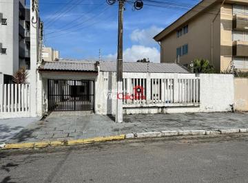 Casa · 173m² · 5 Quartos · 8 Vagas · Casa espaçosa na quadra do mar em Pontal do Paraná