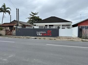 Casa · 205m² · 5 Quartos · 4 Vagas · Casa com 5 quartos a venda em Praia de Leste