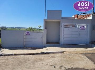 Foto 01 · Casa com 210m² de Terreno e Grande Potencial de Ampliação