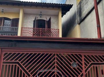Casa · 145m² · 3 Quartos · 2 Vagas · Casa com 3 quartos sendo 1 suíte e 2 vagas de garagem.