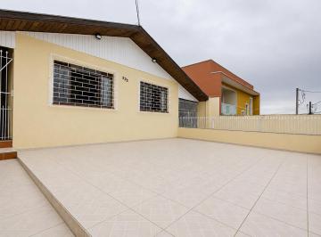 Casa de 4 quartos, Curitiba · Casa térrea com edícula, amplo terreno e até 6 vagas de garagem no Xaxim