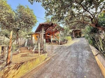 Casa · 360m² · 3 Quartos · 4 Vagas · Casa com 3 Quartos, Suíte com Hidromassagem e Área Gourmet Completa no Santa Mônica