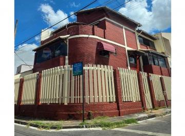 Casa · 294m² · 5 Quartos · 2 Vagas · "Casa dos Seus Sonhos em Guará II: 5 Quartos"