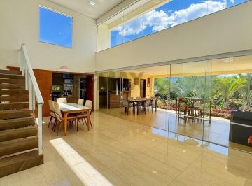 Casa · 688m² · 4 Quartos · 2 Vagas · Seu Novo Lar no Jardim Botânico, Brasília