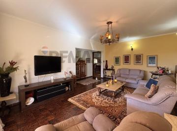 Casa · 232m² · 3 Quartos · 4 Vagas · Casa térrea à venda com 3 quartos, sendo 1 suíte na Ribeirânia