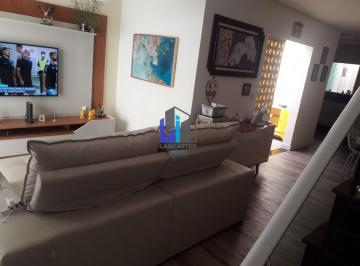 Casa · 194m² · 3 Quartos · 3 Vagas · Sobrado em condominio com 3 dormitórios, 1 suíte, 3 vagas de garagem, na Vila Valparaíso