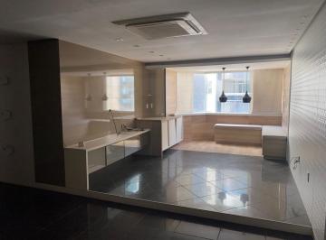 Apartamento · 160m² · 3 Quartos · 1 Vaga · Apartamento 3 quartos, 1 suíte, 1 vaga, meia quadra na Praia de Itapuã