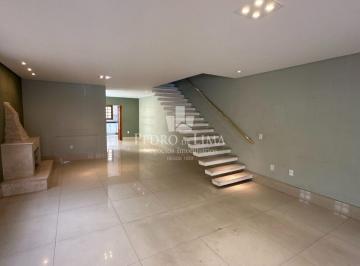 Casa · 228m² · 5 Quartos · 3 Vagas · Casa com 5 quartos para venda ou locação com excelente localização na Chácara Tatuapé