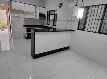 Casa · 132m² · 3 Quartos · 2 Vagas · Sobrado com 3 dormitórios em Carapicuíba