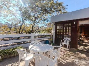 Apartamento · 142m² · 2 Quartos · 1 Vaga · Cobertura completa no coração do bairro Petrópolis, a poucos passos da Encol.