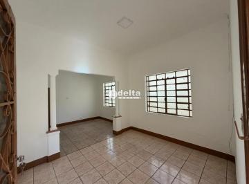 Casa · 100m² · 2 Quartos · 1 Vaga · Casa com 2 quartos disponível para locação no bairro Centro em Uberlândia-MG