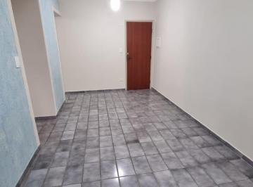 6l7ayqm2ytrkmji3ntzmnda4_md · Apartamento semimobiliado à venda no Caiçara, em Praia Grande SP.