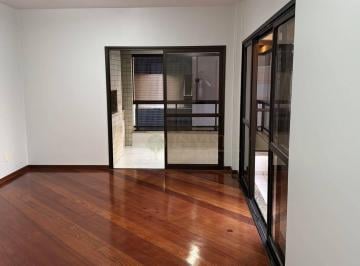 65b42fdfb0a72b5421ab51c12c6cf3c79deedf5c · Apartamento com 4 quartos próximo ao Beiramar Shopping em Florianópolis.
