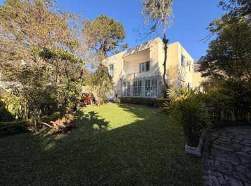 262090.jpg · Casa duplex à venda com 3 suítes + dependência completa, 500 m² no Alto Teresópolis/RJ.