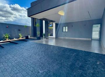 Casa de 4 quartos, Vicente Pires · Casa moderna em Vicente Pires, rua 3, com 3 suítes, escritório, piscina, churrasqueira, lote 370m2