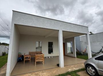 Casa de 3 quartos, Gama · Casa na Ponte Alta, na Alameda dos Ipês, em condomínio fechado, com ambientes integrados, aluguel