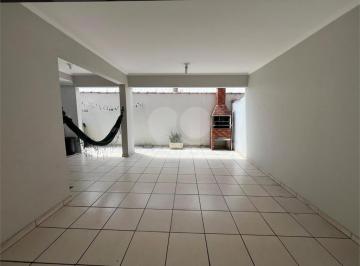 Casa · 142m² · 3 Quartos · 2 Vagas · Casa de vila com 3 quartos à venda em Centro - SP