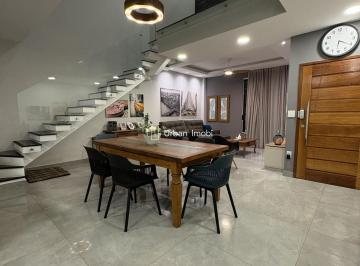 Casa · 178m² · 3 Quartos · 2 Vagas · Casa Alto Padrão com 3 Quartos, Piscina e Vista no Mata Atlântica – VR