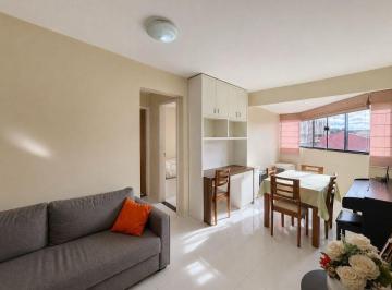 Apartamento de 2 quartos, Brasília · Lindo apto de 2 quartos, reformado, 56 m², 1º andar, vaga rotativa, SHCGN 716