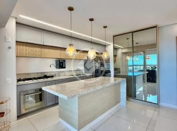 Apartamento de 3 quartos, Goiânia · APARTAMENTO 3 SUITES Completo em armários e projeto de iluminação.