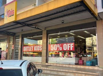 Comercial de 4 quartos, Vicente Pires · VENDO PONTO COMERC. LOJA CALÇADOS E PRES. ADULTO E INFANTIL - PONTO COMERCIAL