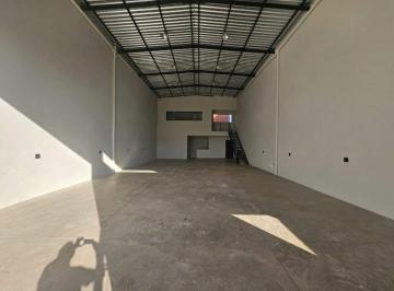 Comercial · 200m² · 3 Vagas · Salão para alugar, 200 m² por R$ 6.480,00/mês - Dois Córregos - Piracicaba/SP